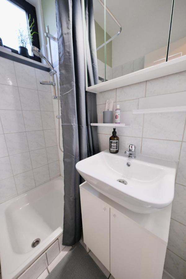 Charmantes Studio In Messe-Naehe Mit Parkplatz Hannover Exteriör bild